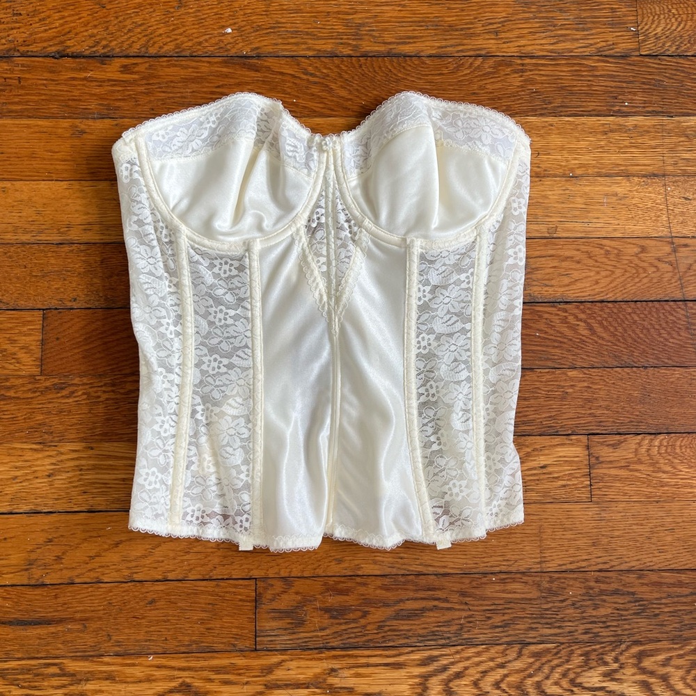Elegant Cream Lace Bustier